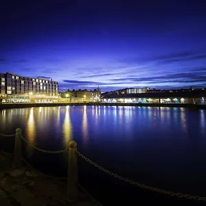 Apex Quay & **** Данди